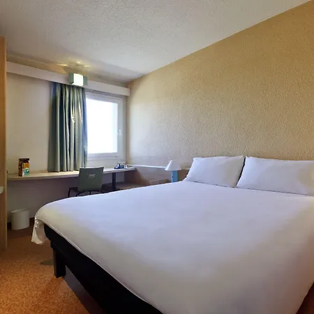 מלון Ibis Porto Sul Europarque