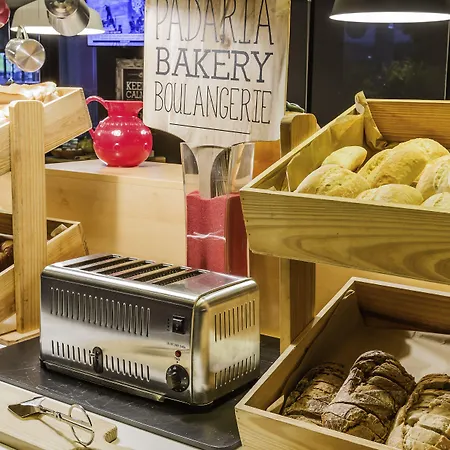 Ibis Porto Sul Europarque 2* סנטה מריה דה פיירה