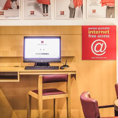 Ibis Porto Sul Europarque ホテル サンタ・マリア・ダ・フェイラ