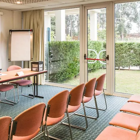 Ibis Porto Sul Europarque מלון סנטה מריה דה פיירה