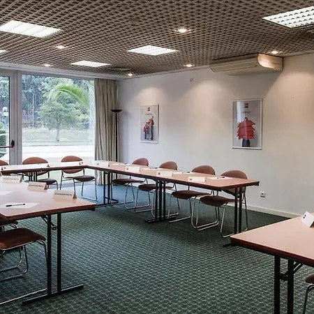 Ibis Porto Sul Europarque Hotel 2*